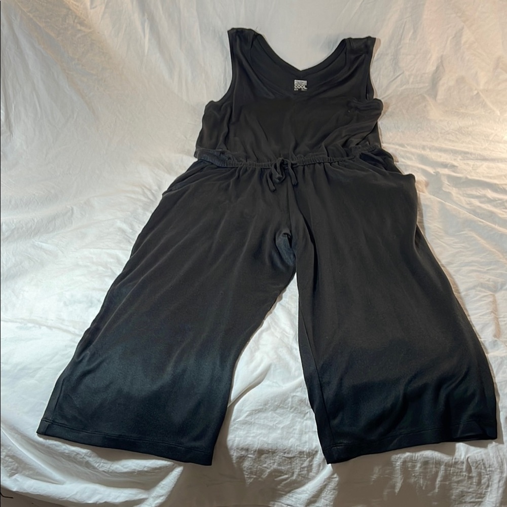 32 Degrees Black Cropped Jumpsuit with Wide-Leg Style